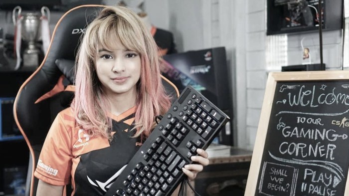 10 Indonesian Female Gaming YouTubers Who Are Exceptionally Good at ... Streamer Game Terkenal Mainkan Game Ini, Langsung Viral!